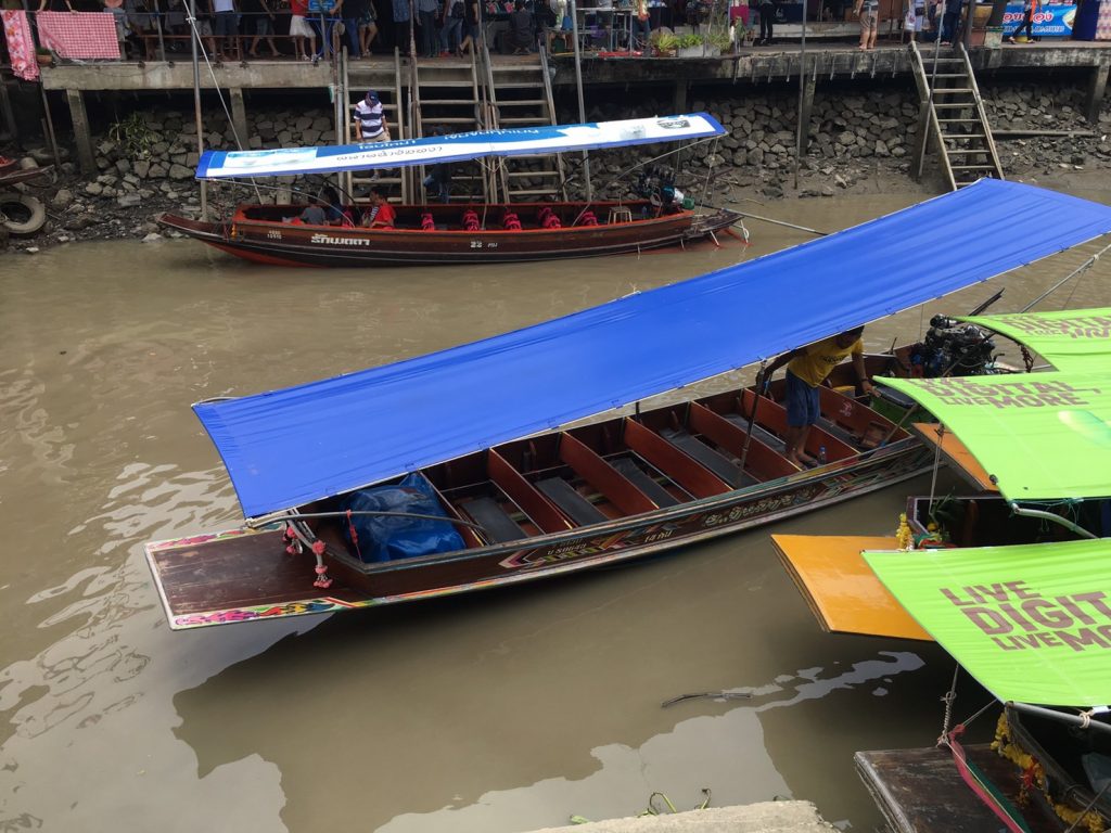 アンパワー水上マーケット,Amphawa Floating Market,ตลาดน้ำอัมพวา,タイ,バンコク,旅行,観光,スポット,水上マーケット,市場,ローカル市場,行き方,説明