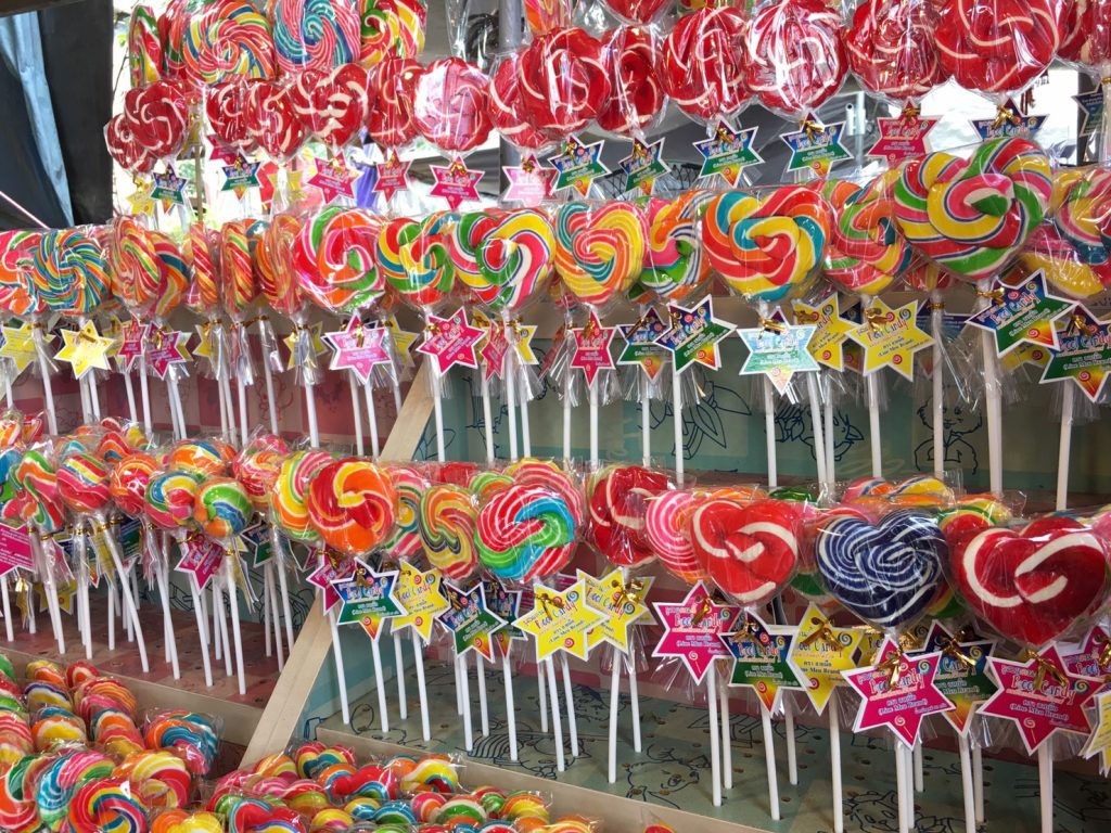アンパワー水上マーケット,Amphawa Floating Market,ตลาดน้ำอัมพวา,タイ,バンコク,旅行,観光,スポット,水上マーケット,市場,ローカル市場,行き方,説明