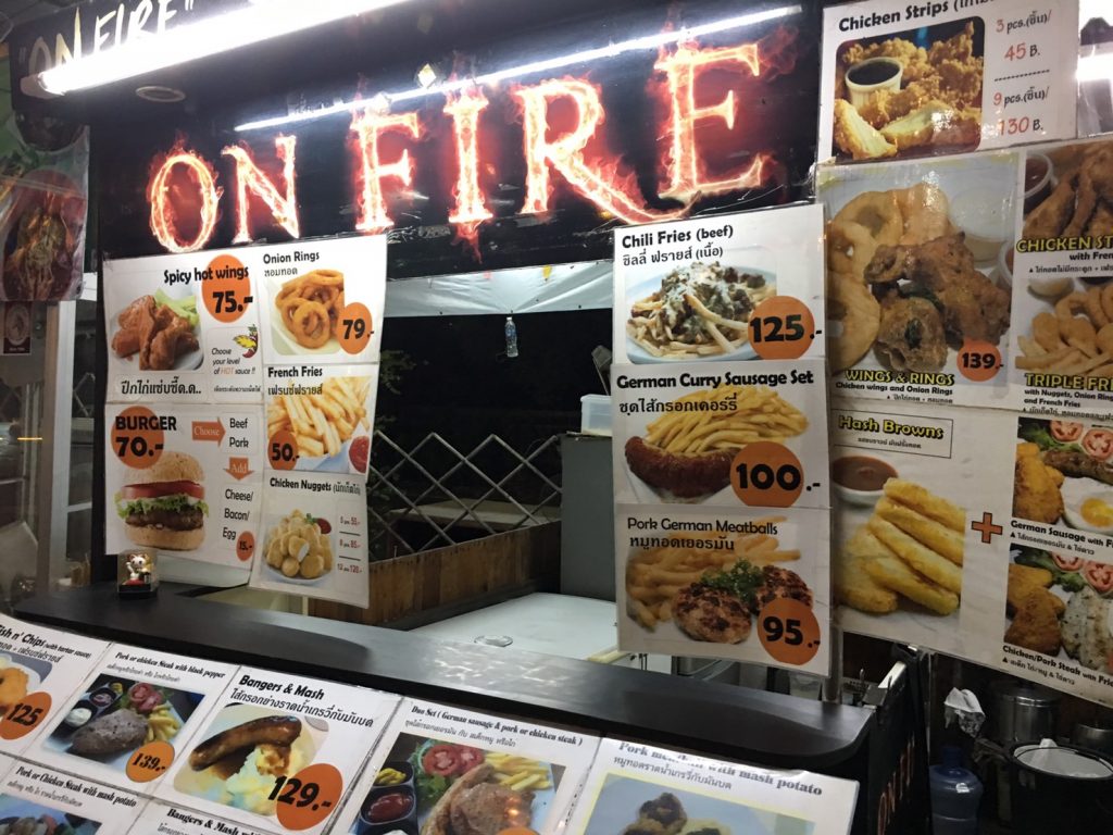 タイ,バンコク,ビアガーデン,オンヌットスクエア,Onnut Square,2,スクンビットソイ81,オンヌット駅,場所,行き方,住所