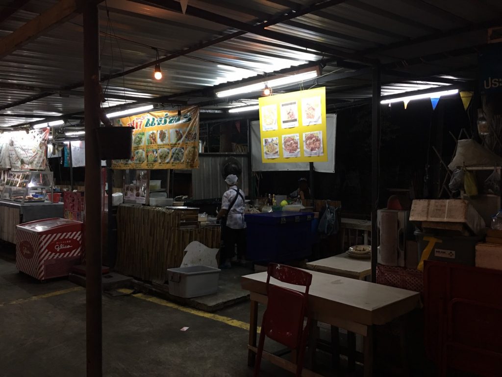 タイ,バンコク,ビアガーデン,オンヌットスクエア,Onnut Square,2,スクンビットソイ81,オンヌット駅,場所,行き方,住所