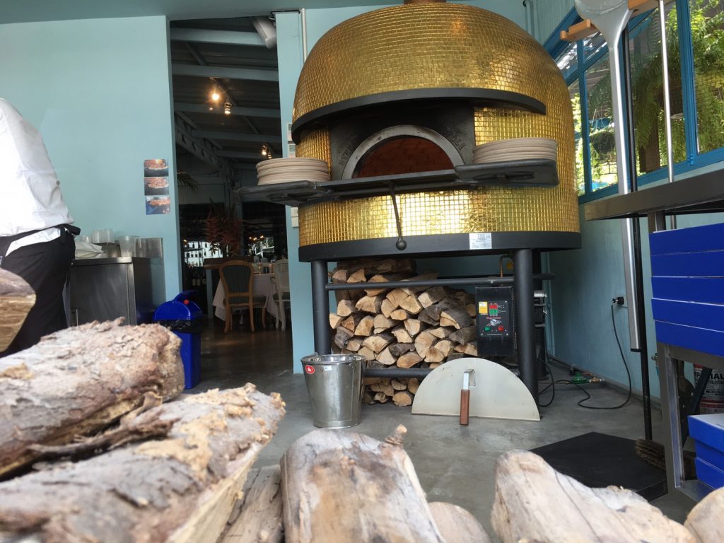 ピザ マッシリア,Pizza Massilia Sukhumvit,マッシリア,Massilia,スクンビットソイ49,トンロー駅,プロンポン駅,ピザ,イタリア料理