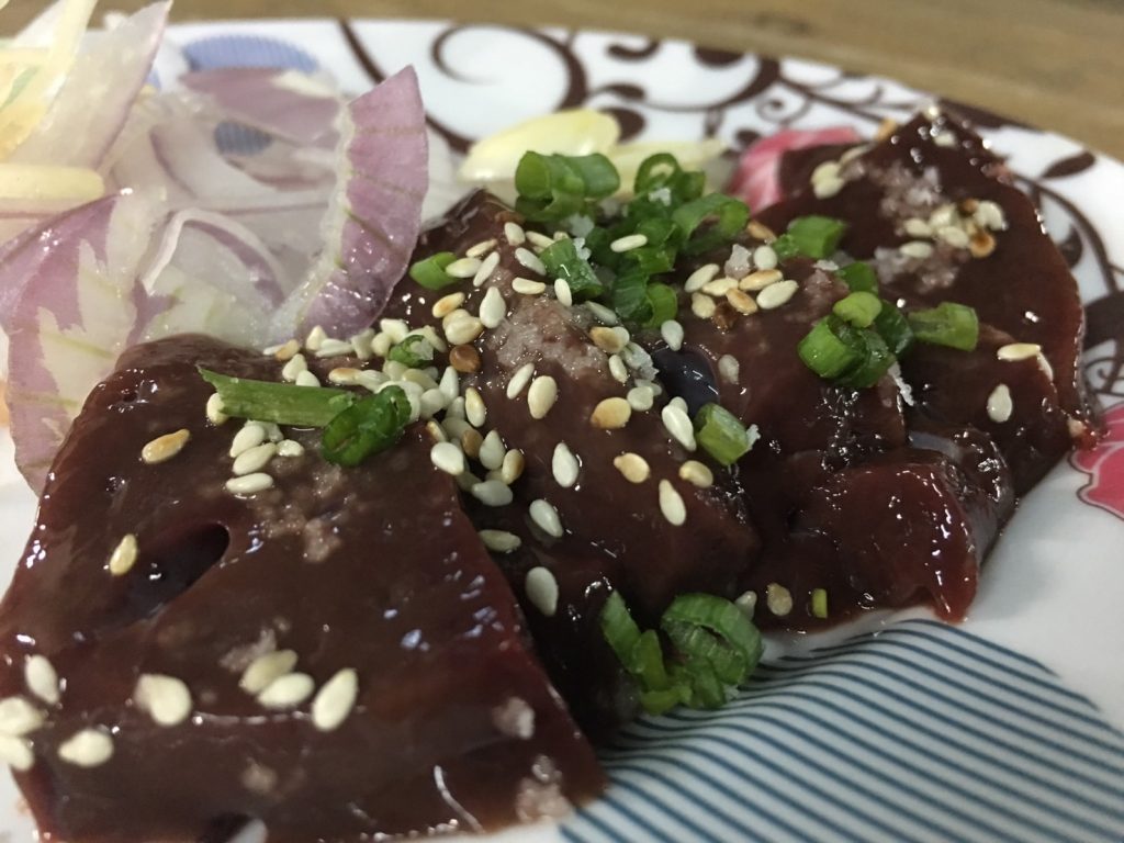 タイ,バンコク,タイ料理,イサーン料理,生レバー,ユッケ,牛刺身,プラカノン,名もなき屋台,ローカル屋台,ソイプリディー43