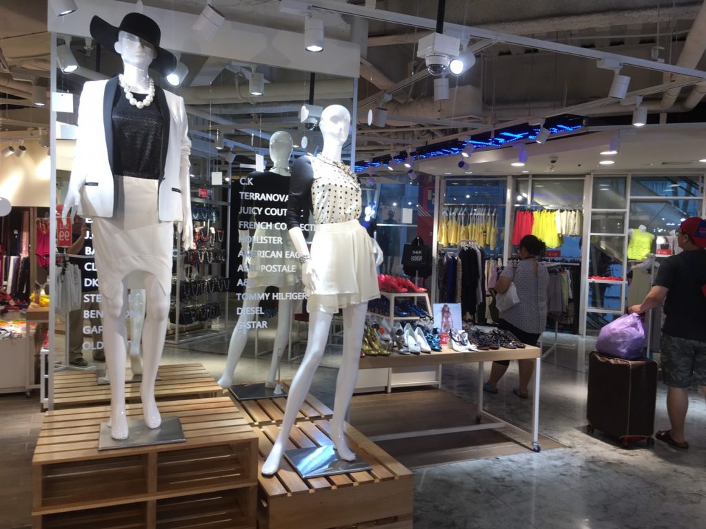 アウトレット,ショッピング,買い物,タイ,バンコク,ブランド,The K Fashion Outlet,有名