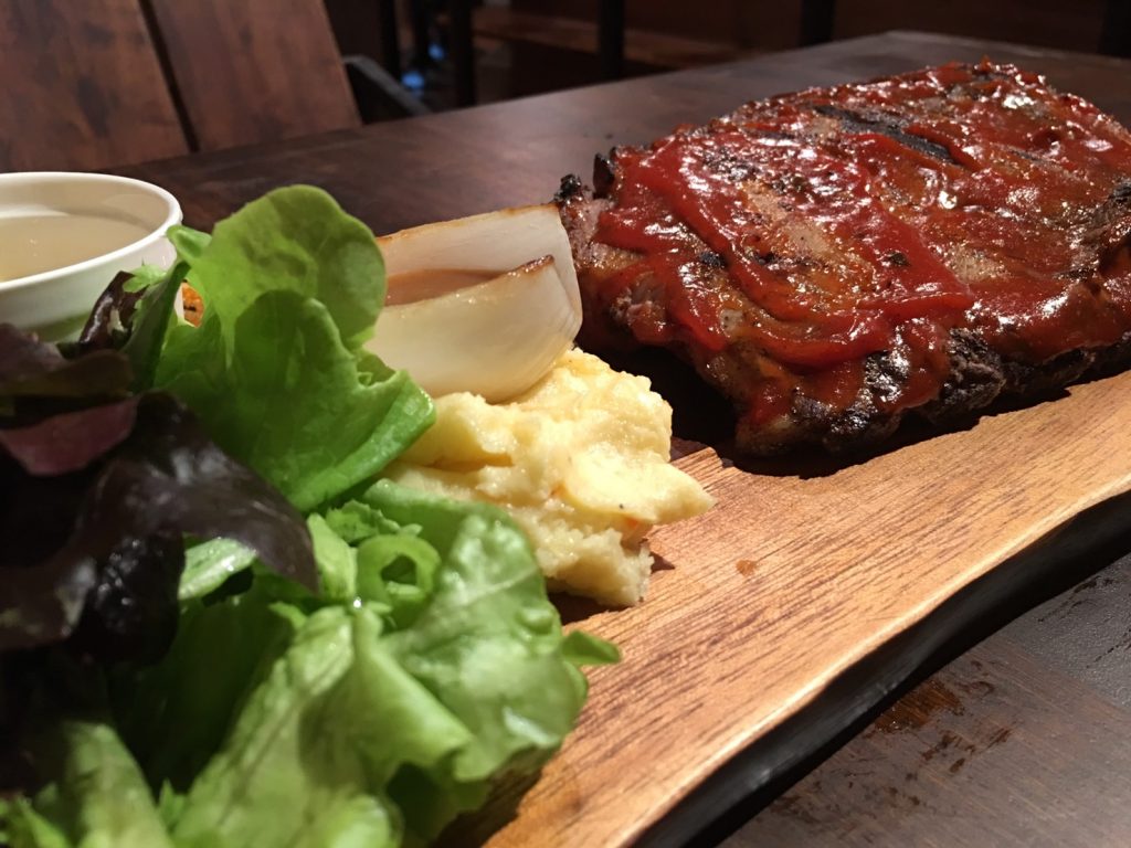 タイ,ハイドアウト,HIDE OUT,バンコク,トンロー,ラマ4,ステーキ,イタリアン,ピザ,パスタ,バー,Bar,Steak,ビストロ,安い,おすすめ