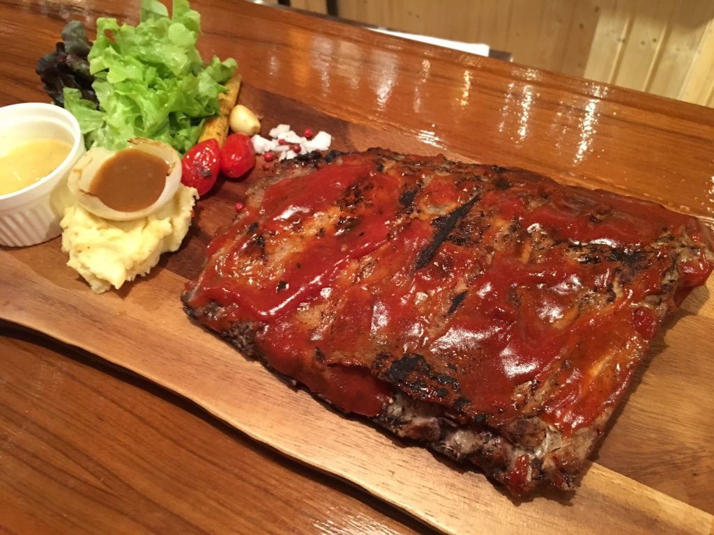 タイ,ハイドアウト,HIDE OUT,バンコク,トンロー,ラマ4,ステーキ,イタリアン,ピザ,パスタ,バー,Bar,Steak,ビストロ,安い,おすすめ