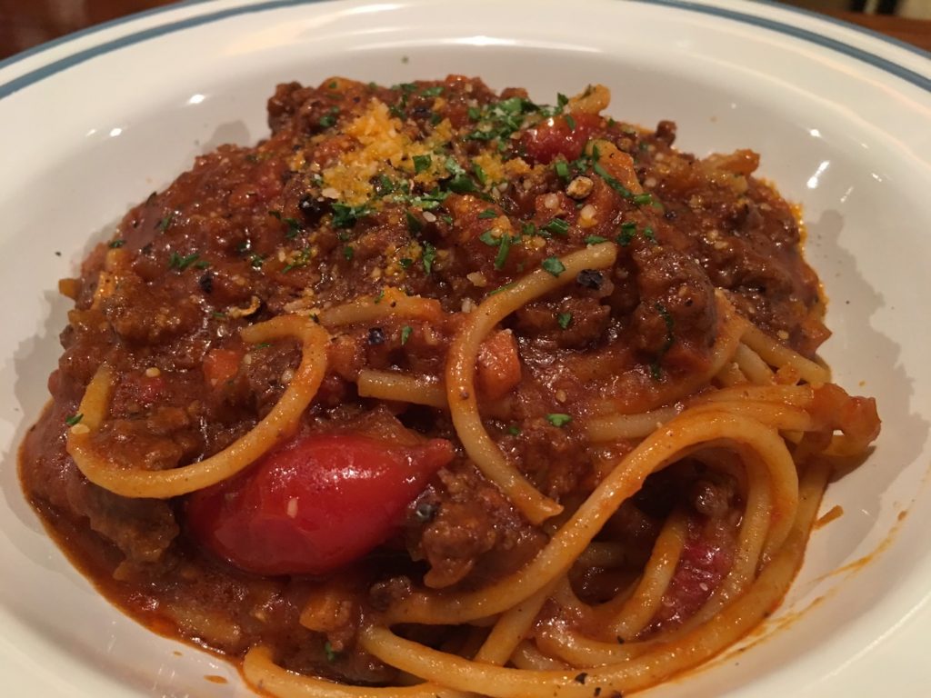 タイ,ハイドアウト,HIDE OUT,バンコク,トンロー,ラマ4,ステーキ,イタリアン,ピザ,パスタ,バー,Bar,Steak,ビストロ,安い,おすすめ