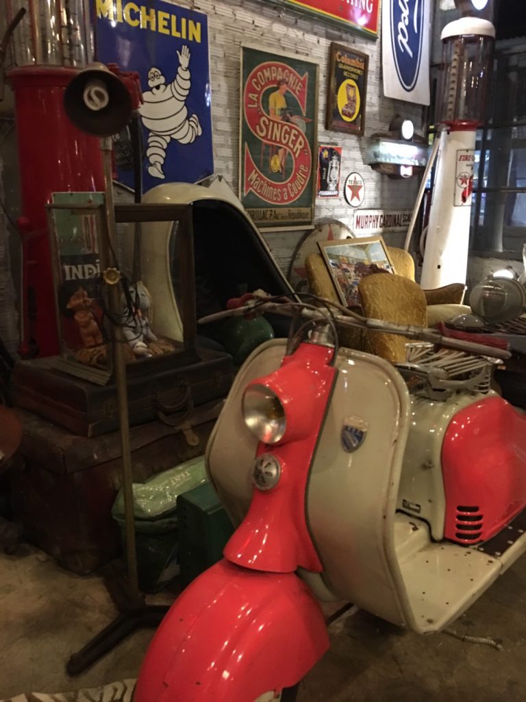 ตลาดนัดรถไฟ ศรีนครินทร์,タイ,バンコク,観光,スポット,おすすめ,買い物,市場,ナイトマーケット,タラートナット ロットファイ・シーナカリン,talat nat rotfai srinakarin