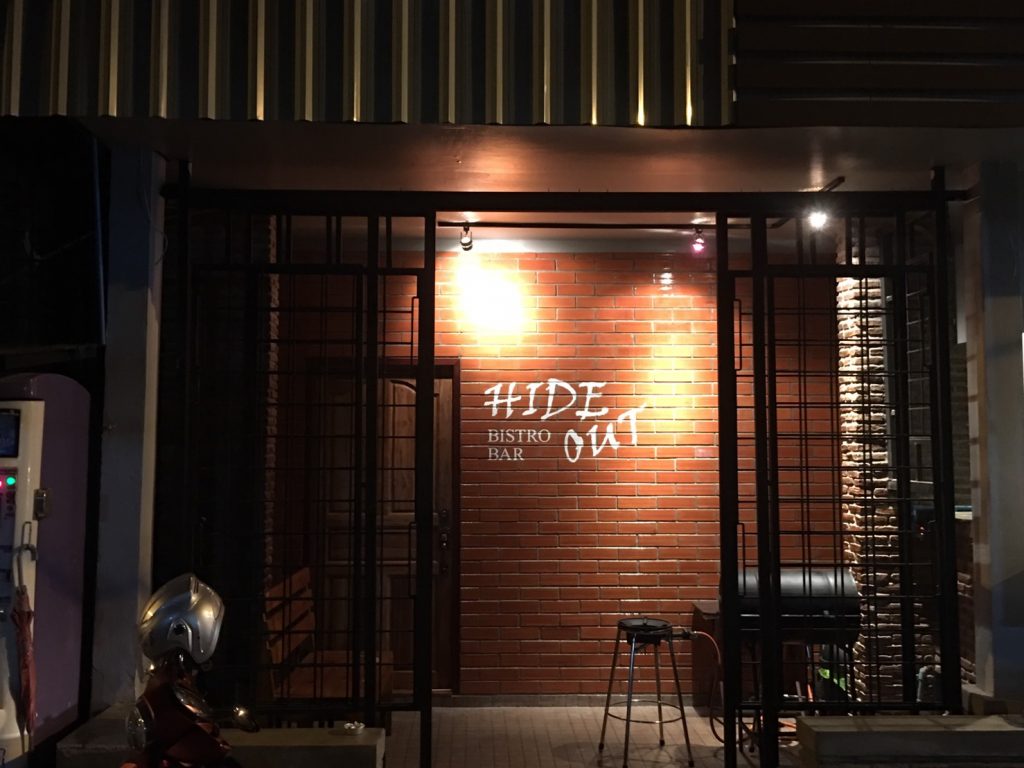 タイ,ハイドアウト,HIDE OUT,バンコク,トンロー,ラマ4,ステーキ,イタリアン,ピザ,パスタ,バー,Bar,Steak,ビストロ,安い,おすすめ