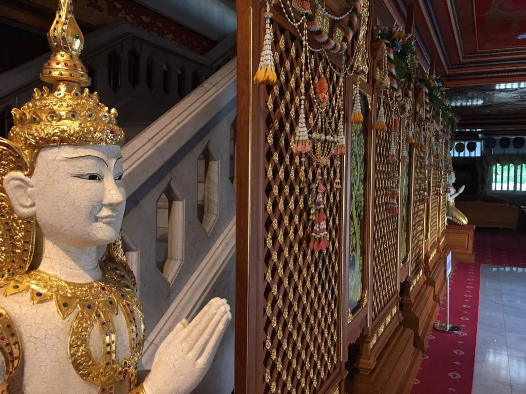 タイ,バンコク,ワットパクナム,パクナム寺院,Wat Paknam,วัดปากน้ำ ภาษีเจริญ,行き方,観光,スポット,天井画,おすすめ,説明