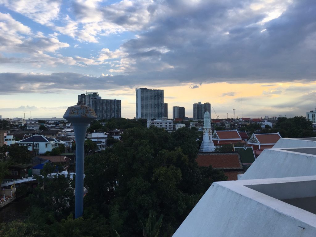 タイ,バンコク,ワットパクナム,パクナム寺院,Wat Paknam,วัดปากน้ำ ภาษีเจริญ,行き方,観光,スポット,天井画,おすすめ,説明