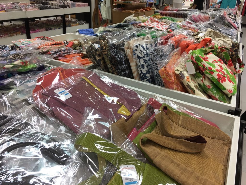 タイ,バンコク,旅行,お土産,おすすめ,バンチャック駅,ジムトンプソン,ジムトンプソン アウトレット,Jim Thompson factory outlet,行き方,説明,住所,Jim Thompson