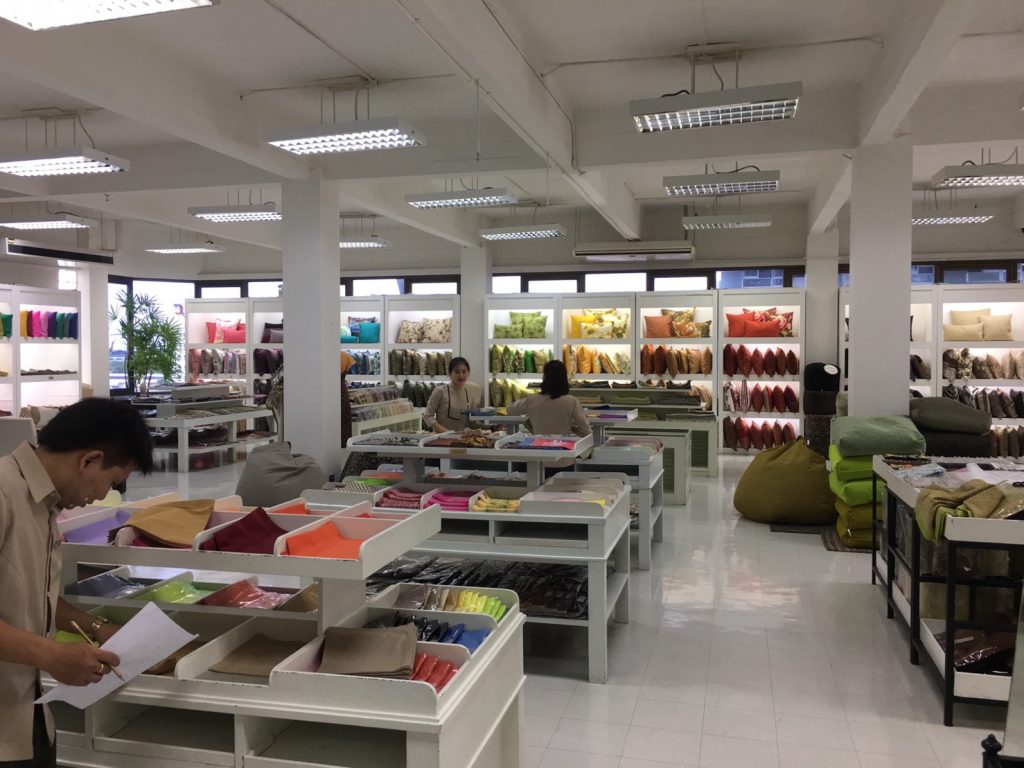 タイ,バンコク,旅行,お土産,おすすめ,バンチャック駅,ジムトンプソン,ジムトンプソン アウトレット,Jim Thompson factory outlet,行き方,説明,住所,Jim Thompson