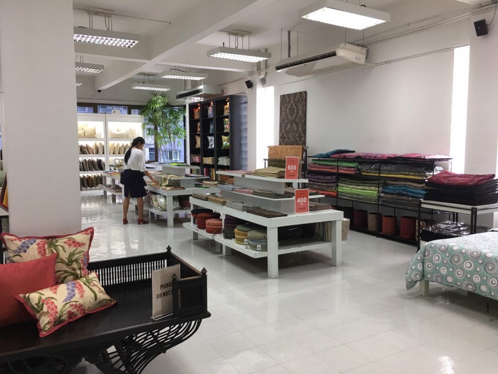 タイ,バンコク,旅行,お土産,おすすめ,バンチャック駅,ジムトンプソン,ジムトンプソン アウトレット,Jim Thompson factory outlet,行き方,説明,住所,Jim Thompson