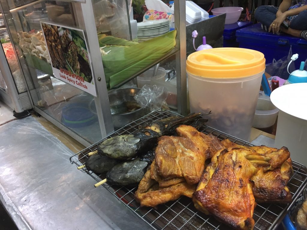 The Conner 79,ザ コーナー79,オンヌット駅,ビアガーデン,タイ料理,屋台,ナイトマーケット