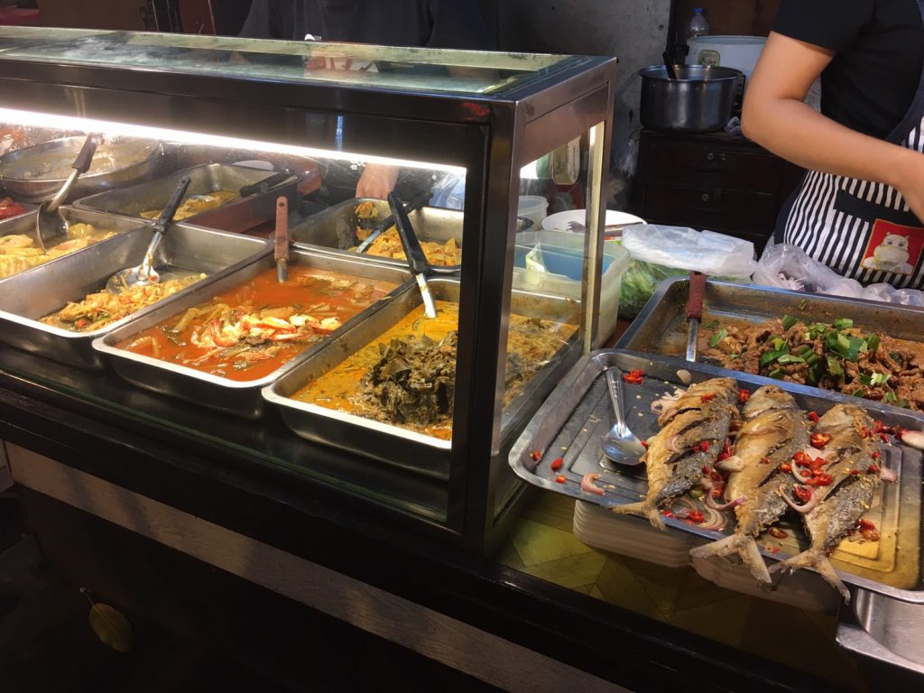 The Conner 79,ザ コーナー79,オンヌット駅,ビアガーデン,タイ料理,屋台,ナイトマーケット