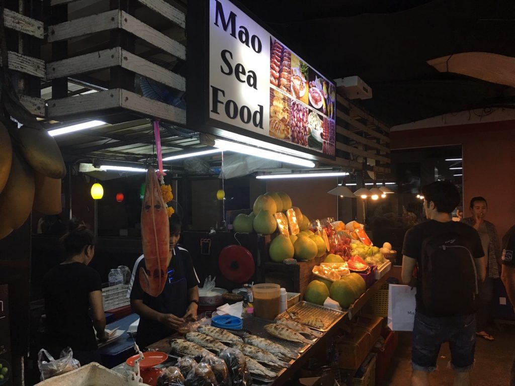 The Conner 79,ザ コーナー79,オンヌット駅,ビアガーデン,タイ料理,屋台,ナイトマーケット