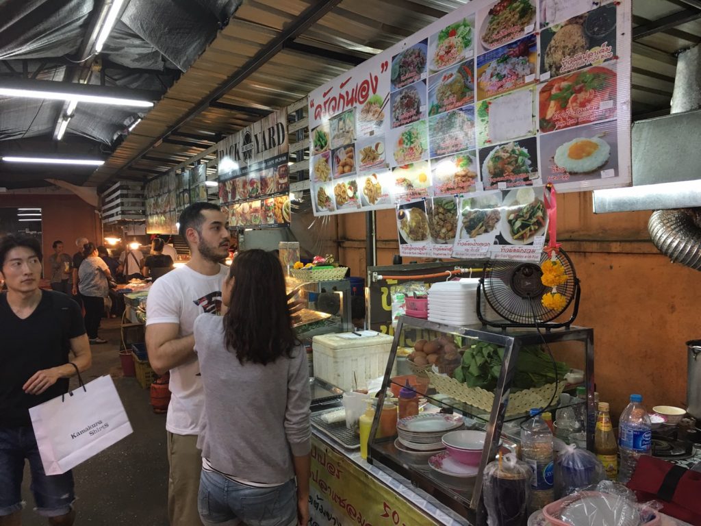 The Conner 79,ザ コーナー79,オンヌット駅,ビアガーデン,タイ料理,屋台,ナイトマーケット