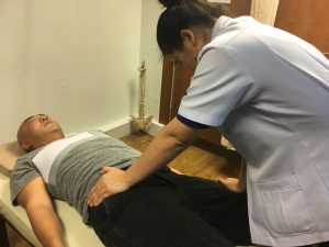 タイ,バンコク,整体,治療,肩凝り,腰痛,あおいニュートンクリニック,おすすめ,口コミ