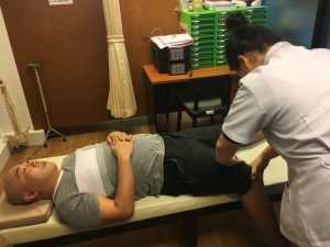 タイ,バンコク,整体,治療,肩凝り,腰痛,あおいニュートンクリニック,おすすめ,口コミ