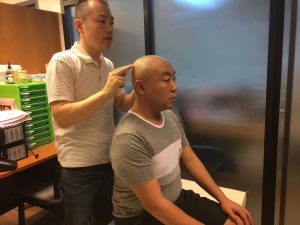 タイ,バンコク,整体,治療,肩凝り,腰痛,あおいニュートンクリニック,おすすめ,口コミ