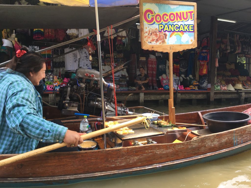 タイ,バンコク,観光,おすすめ,水上マーケット,ダムヌンサドゥアック水上マーケット,Damnoen Saduak Floating Market,ตลาดน้ำดำเนินสะดวก,行き方,説明,住所,地図