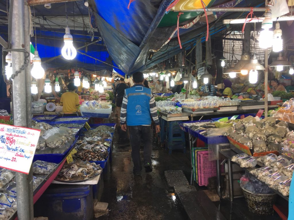 Naklua Fish Market,ランプ―マーケット,ナクルアマーケット,ローカル市場,タイ,パタヤ,魚,魚介類,マーケット,