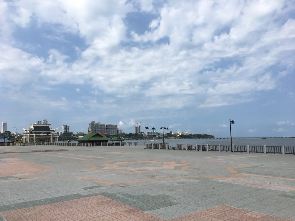 タイ,パタヤ,ランプ―公園,ランポー公園,ナクルア市場,Naklua Fish Market,Lan Pho Na Kluea Market,Lan Pho Muaeng Pattaya Park