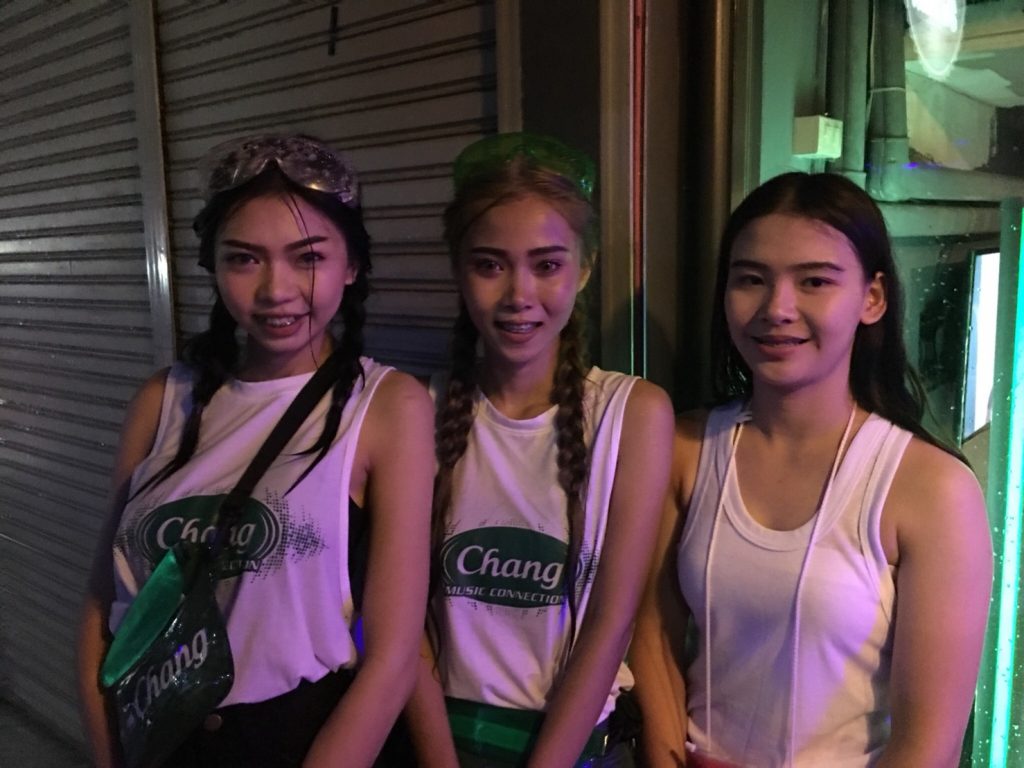 タイ,バンコク,お祭り,シーロム,ソンクラン,Songkran,水かけ祭り,暑季,水,新年,タニヤ,パッポン