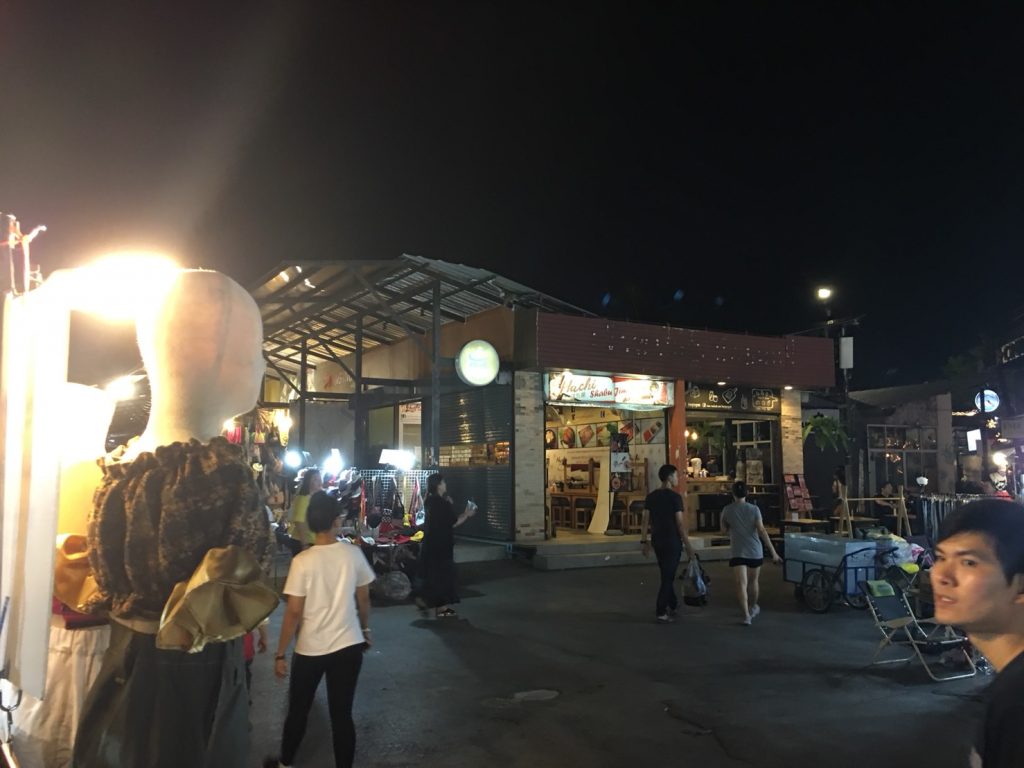 JJ Green,JJグリーン,タイ,バンコク,観光,スポット,市場,ナイトマーケット,モーチット駅,チャトゥチャックパーク駅,BTS,MRT,行き方,説明,地図