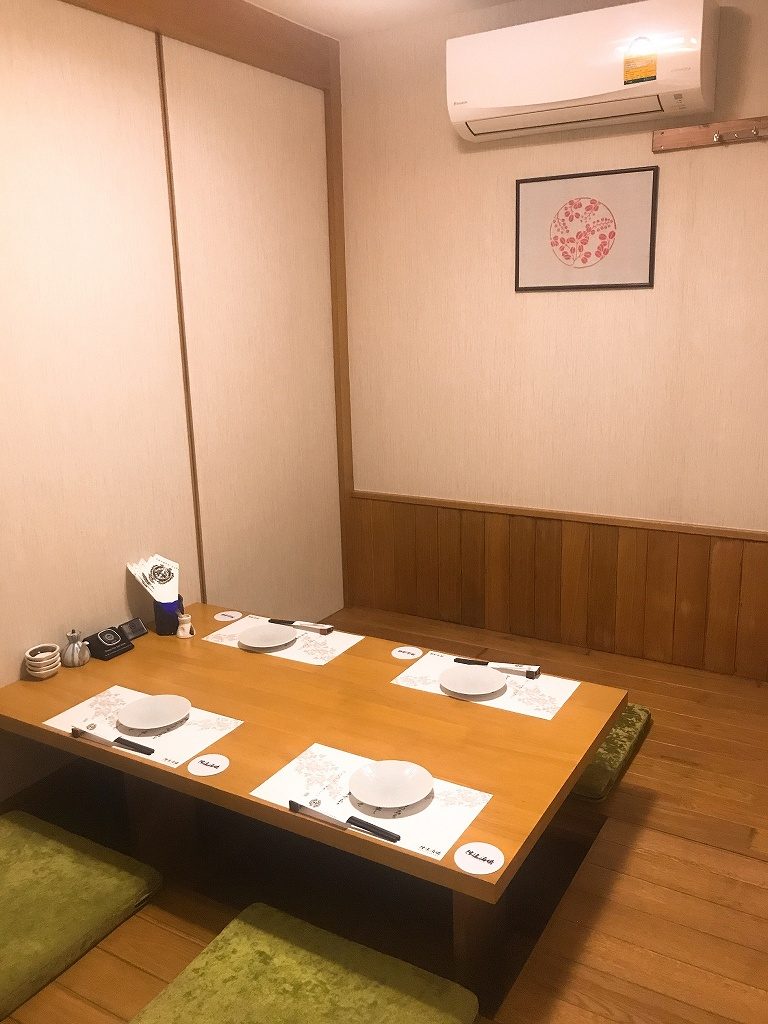 バンコク・アソークの居酒屋 伊達酒場の店内の様子(1階)