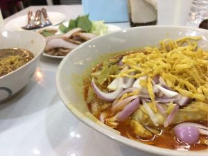 バンコク,ランチ,カオソーイ