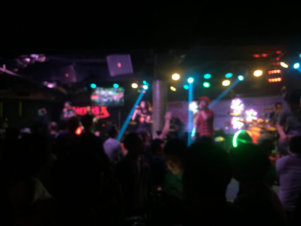 バンコク,クラブ,ディスコ,クライマックス,ナナ駅,タイ,観光,旅行,ナイトスポット,ダンス,踊り,ナンパ,出会い,彼女,彼氏,Climax,Nana,スクンビットソイ11,Sukhumvitsoi11,タイ人,陽気,ファラン,日本人,観光客,駐在者