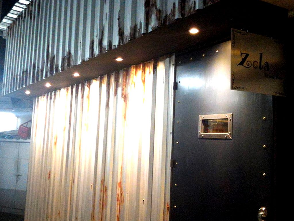 Zola Snack Bar,ゾラスナックバー,ゾラ,Zola,バー,スナック,トンロー駅,近く,女性,ボトルキープ,日本人,オーナー,マスター,つまみ,〆,料理,ウイスキー,ビール,ワイン,焼酎,バーボン,テキーラ,カクテル,日本料理,静か,落ち着き,ゆっくり飲める,店舗拡張,リニューアルオープン,改装,増築,ボックス席,VIP席,個室