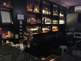 タイ,バンコク,タニヤ,シーロム駅,サラディーン駅,スナック,バー,リラックススナック,Relax Snack Bar,安い